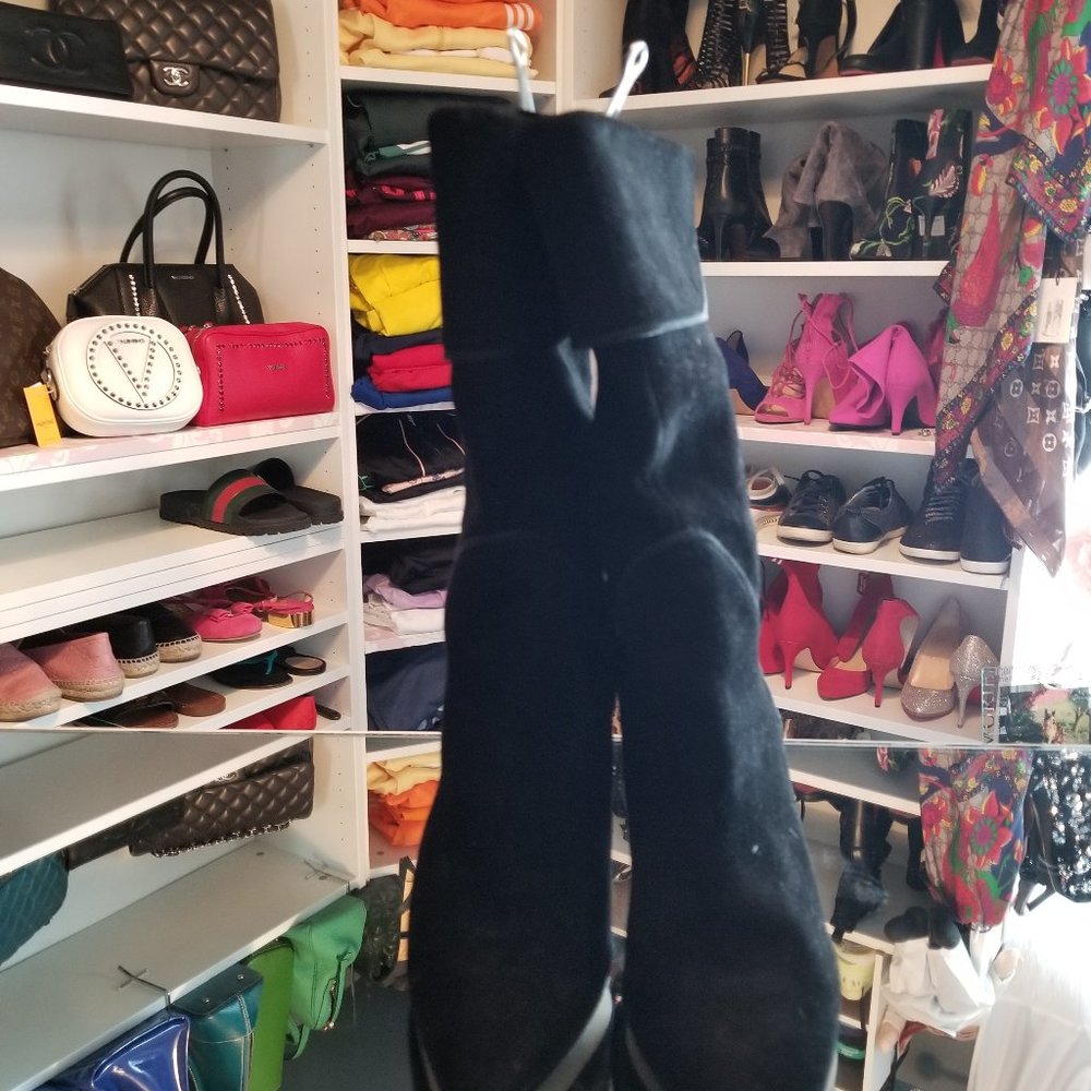BLACK SUEDE BOOTS